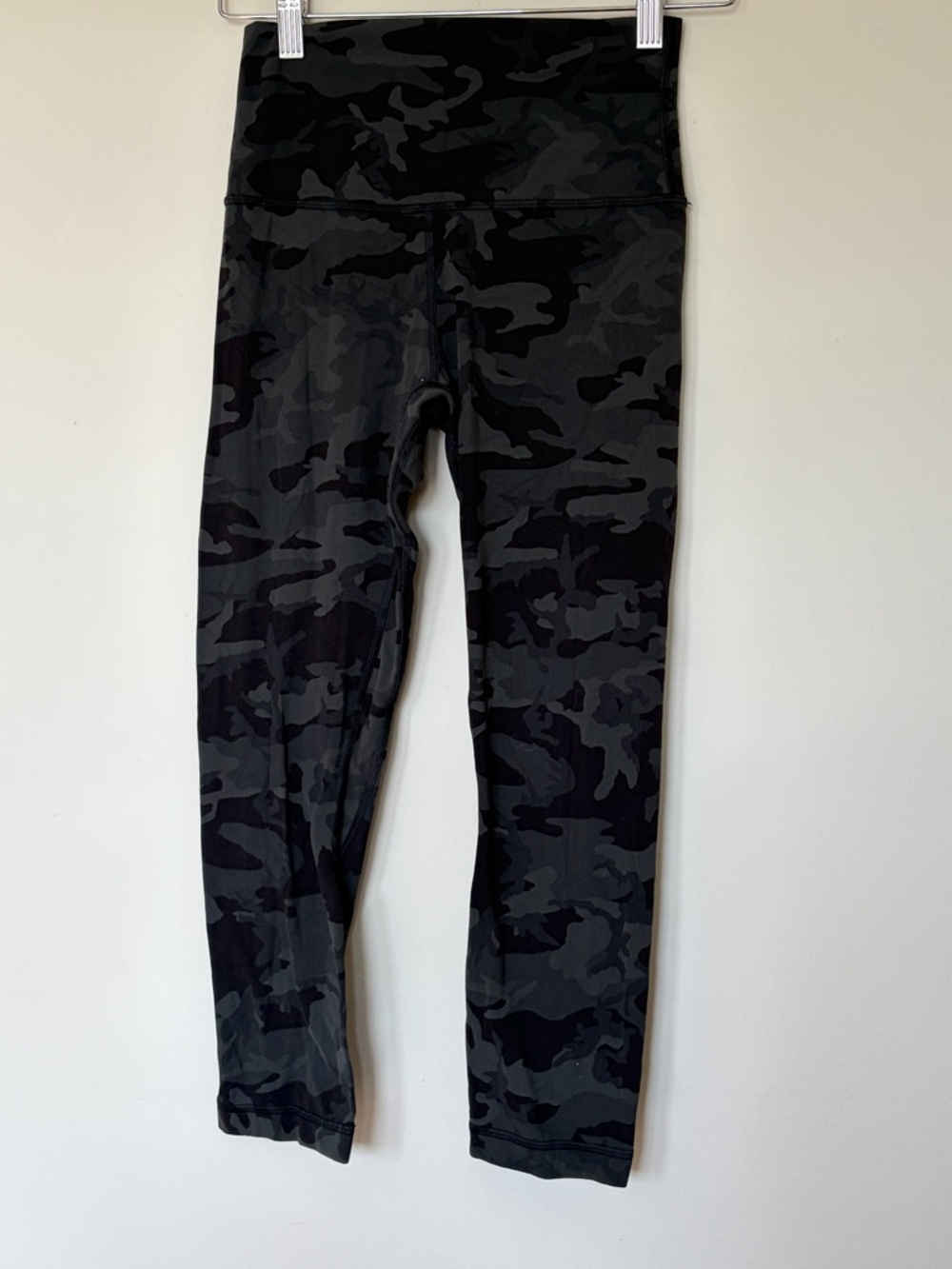 Womens lululemon green camo high rise align crop size 4